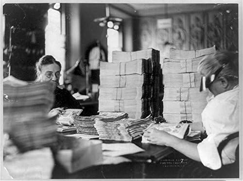 Исторически находки Снимка: министерството на Финансите на САЩ, Жените с купища книжни пари, Вашингтон, окръг